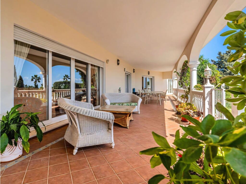 Chalet de 5 habitaciones en El Paraiso en venta con piscina garaje - 2.150.000 € (Ref: 9758593)