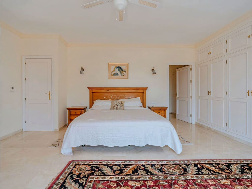 Chalet de 5 habitaciones en El Paraiso en venta con piscina garaje - 2.150.000 € (Ref: 9758593)