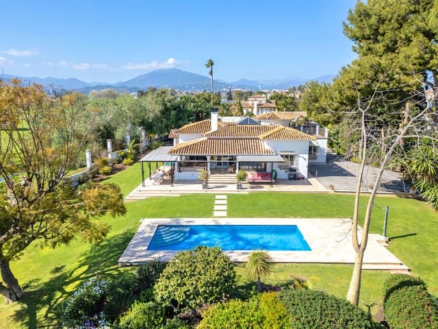 4 bedroom Villa for sale in San Pedro de Alcantara, Marbella with pool garage - € 5,850,000 (Ref: 9758594)