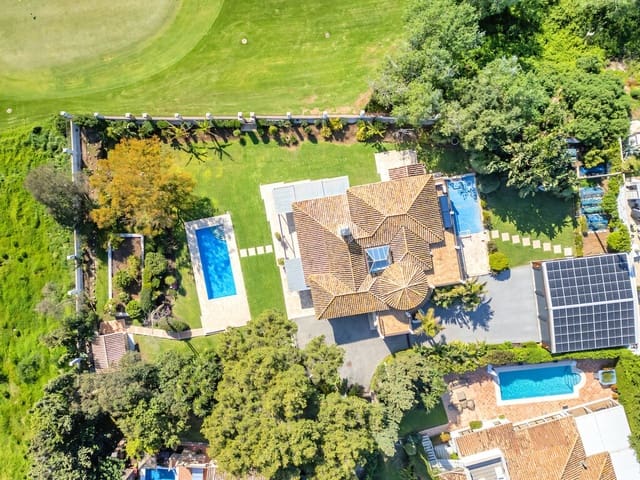 4 bedroom Villa for sale in San Pedro de Alcantara, Marbella with pool garage - € 5,850,000 (Ref: 9758594)