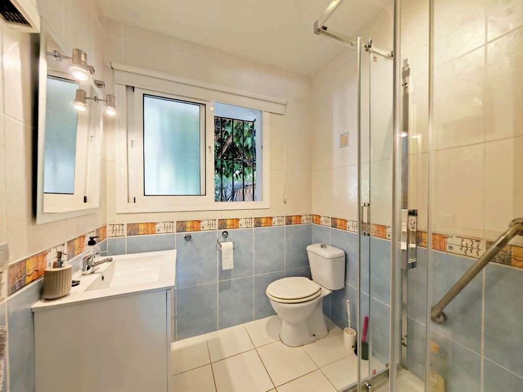 5 chambre Maison de Ville à vendre à Calahonda avec piscine garage - 565 000 € (Ref: 9758595)