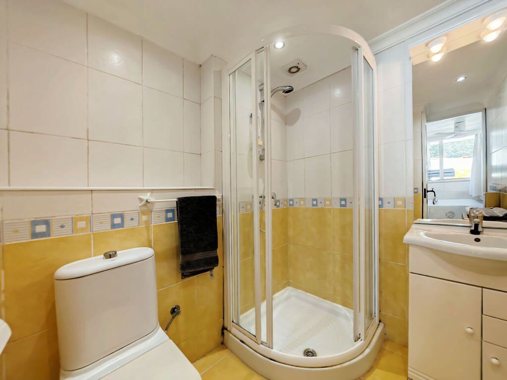 5 chambre Maison de Ville à vendre à Calahonda avec piscine garage - 565 000 € (Ref: 9758595)