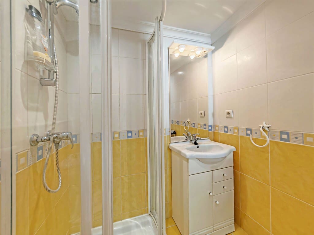 5 chambre Maison de Ville à vendre à Calahonda avec piscine garage - 565 000 € (Ref: 9758595)