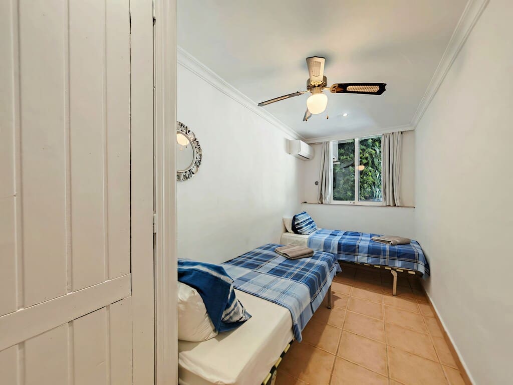 5 chambre Maison de Ville à vendre à Calahonda avec piscine garage - 565 000 € (Ref: 9758595)