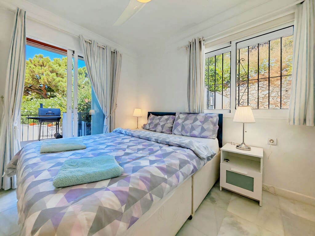 5 chambre Maison de Ville à vendre à Calahonda avec piscine garage - 565 000 € (Ref: 9758595)