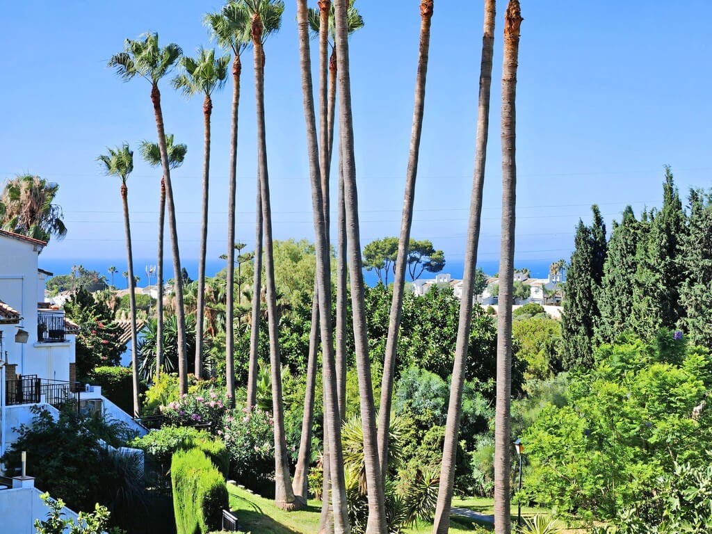 5 chambre Maison de Ville à vendre à Calahonda avec piscine garage - 565 000 € (Ref: 9758595)