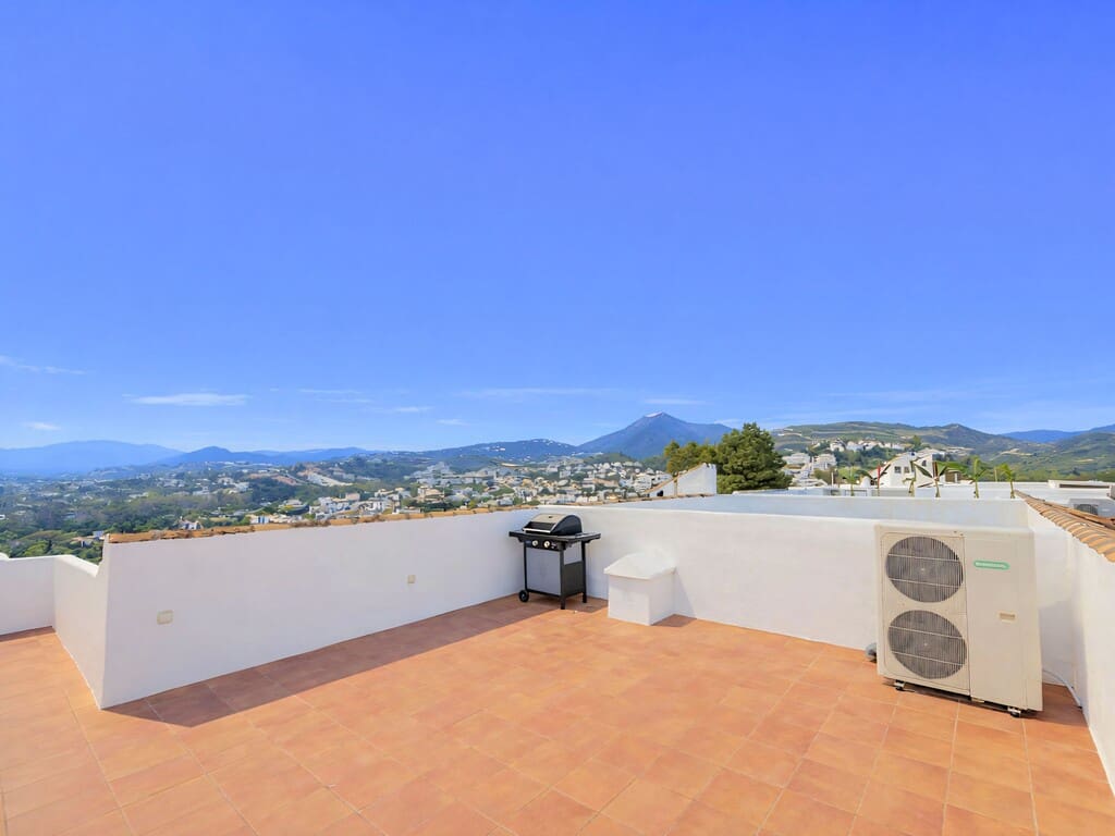 3 sovrum Hus till salu i Nueva Andalucia med pool garage - 1 550 000 € (Ref: 9761748)