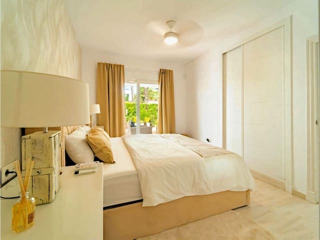 4 sypialnia Willa na sprzedaż w Marbesa, Marbella z basenem garażem - 3 100 000 € (Ref: 9763530)