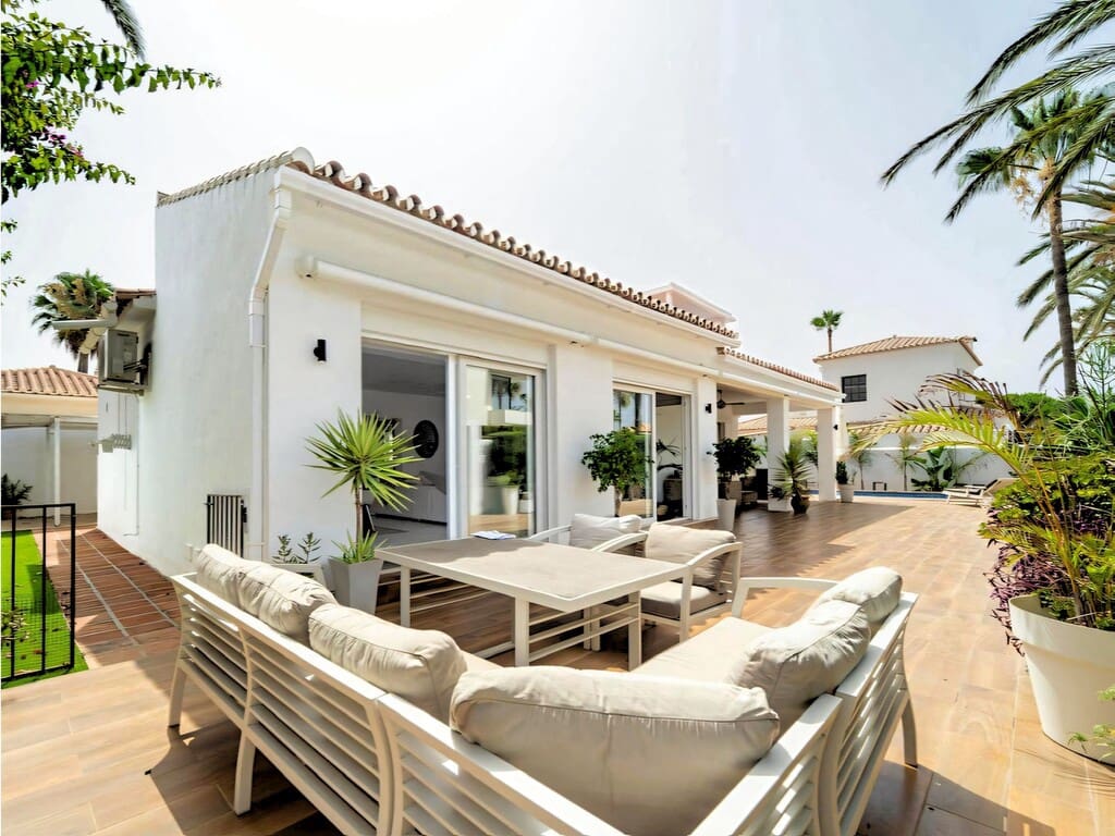 4 sovrum Villa till salu i Marbesa med pool garage - 3 100 000 € (Ref: 9763530)