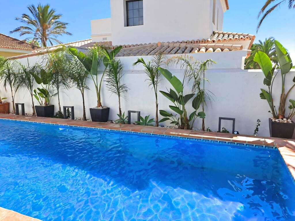 4 sovrum Villa till salu i Marbesa med pool garage - 3 100 000 € (Ref: 9763530)