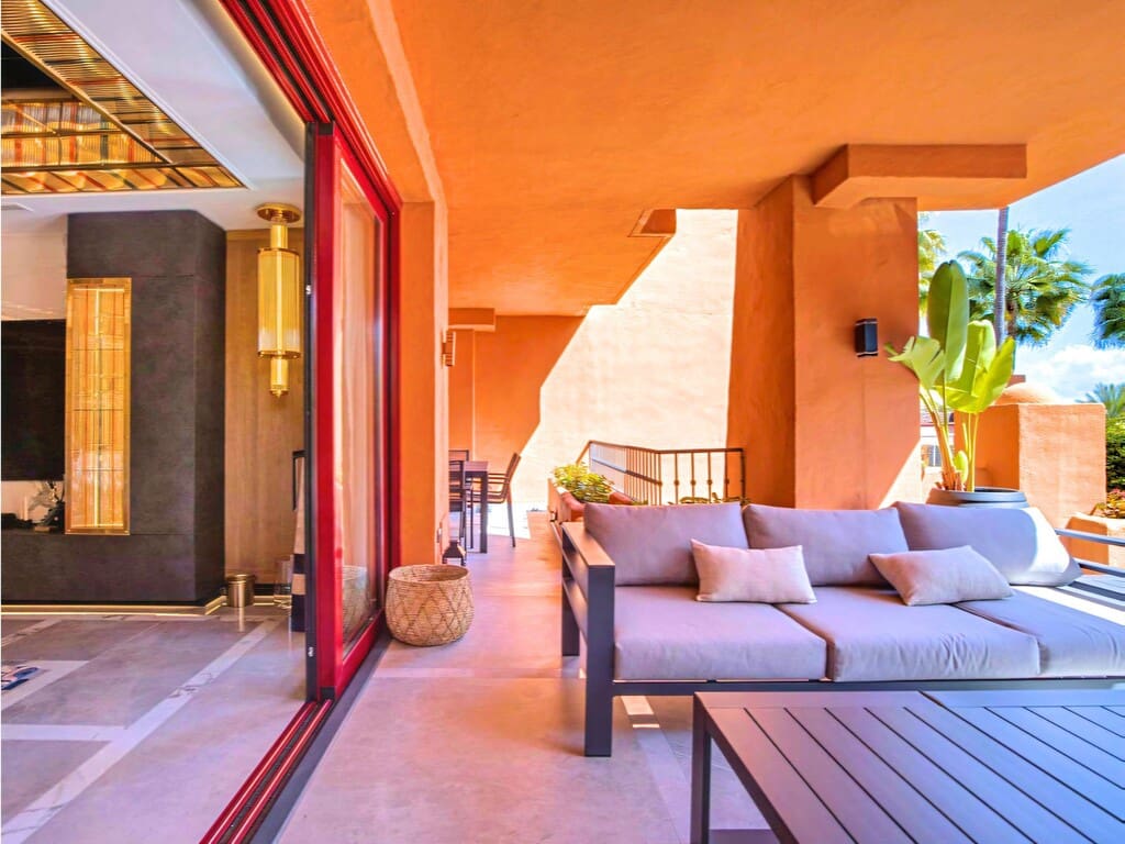 3 soverom Leilighet til salgs i Nueva Andalucia med svømmebasseng garasje - € 2 200 000 (Ref: 9770339)