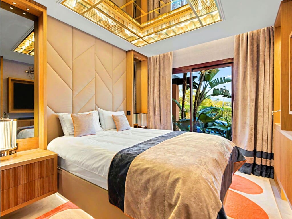 3 soverom Leilighet til salgs i Nueva Andalucia med svømmebasseng garasje - € 2 200 000 (Ref: 9770339)