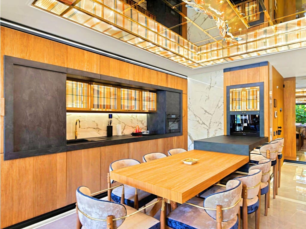 3 soverom Leilighet til salgs i Nueva Andalucia med svømmebasseng garasje - € 2 200 000 (Ref: 9770339)