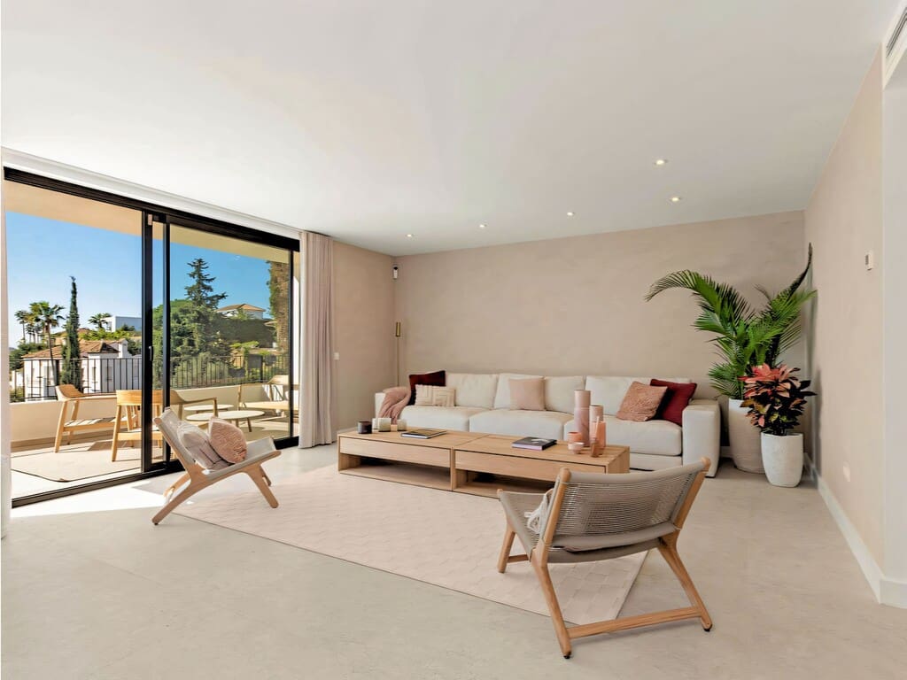 4 sypialnia Willa na sprzedaż w El Paraiso z basenem garażem - 2 695 000 € (Ref: 9770340)