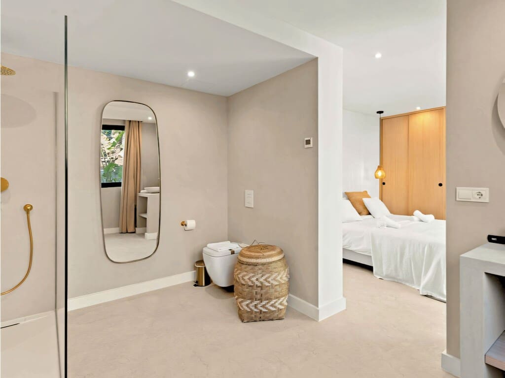 4 sypialnia Willa na sprzedaż w El Paraiso z basenem garażem - 2 695 000 € (Ref: 9770340)