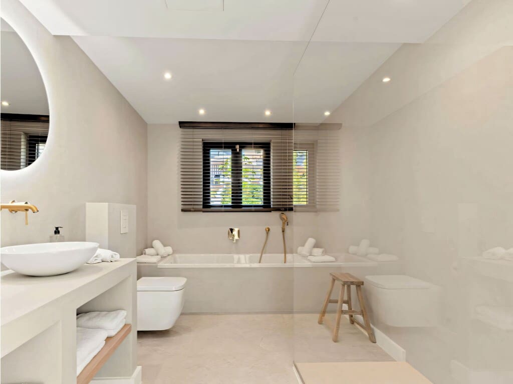 4 sypialnia Willa na sprzedaż w El Paraiso z basenem garażem - 2 695 000 € (Ref: 9770340)