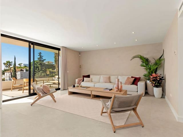 4 sypialnia Willa na sprzedaż w El Paraiso, Estepona z basenem garażem - 2 695 000 € (Ref: 9770340)