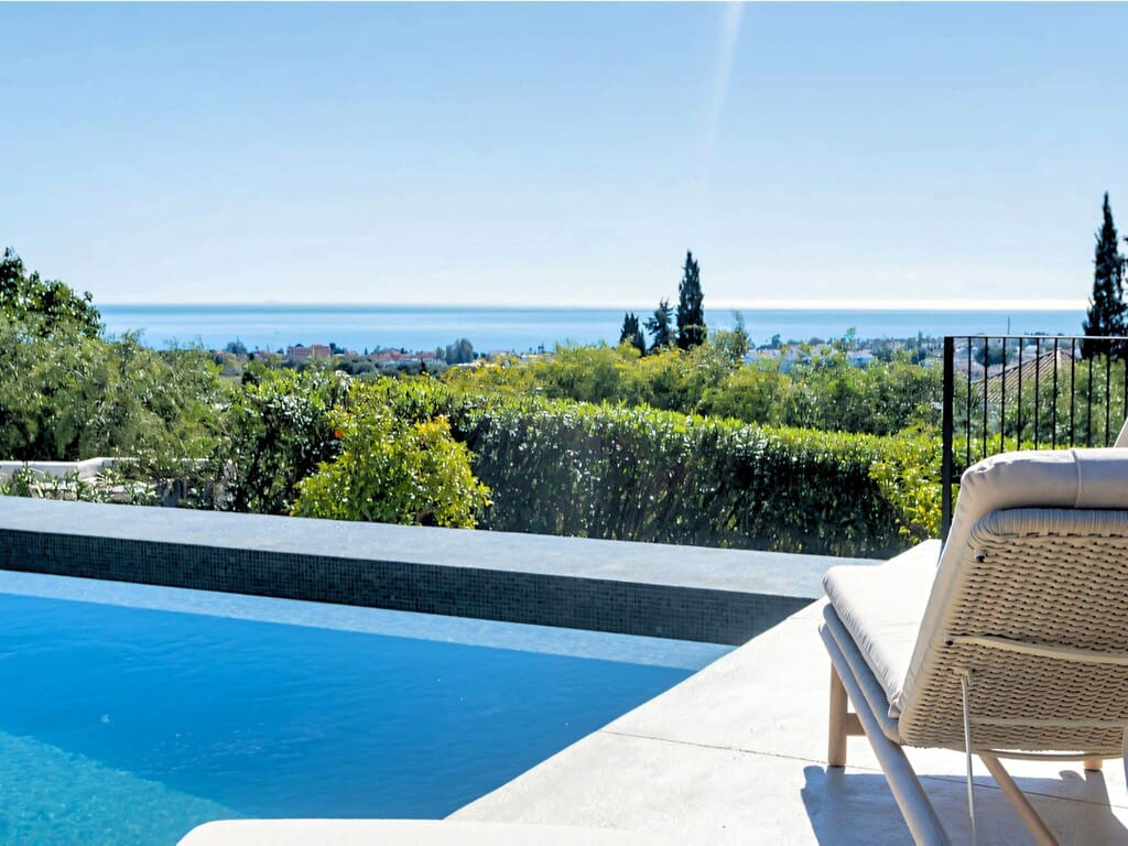 4 sypialnia Willa na sprzedaż w El Paraiso z basenem garażem - 2 695 000 € (Ref: 9770340)