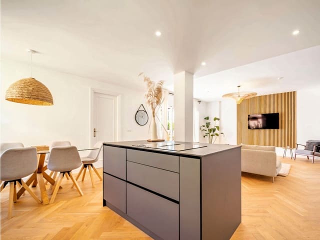 3 quarto Penthouse para venda em Nueva Andalucia, Marbella com piscina garagem - 1 123 000 € (Ref: 9772777)