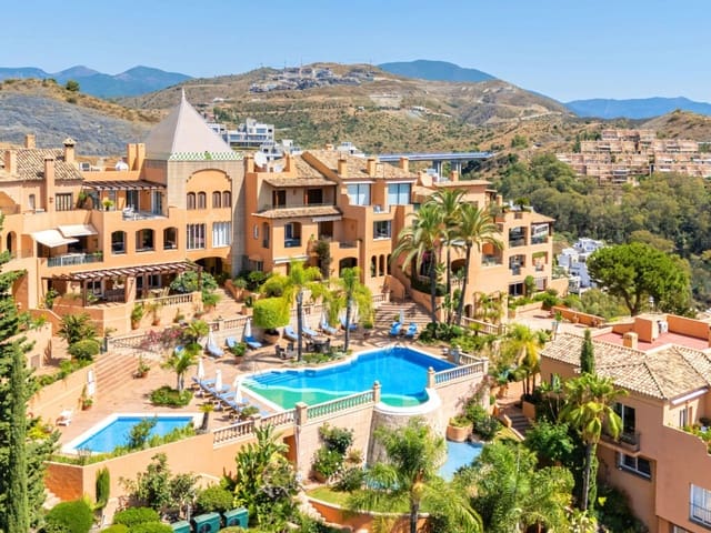 3 quarto Penthouse para venda em Nueva Andalucia, Marbella com piscina garagem - 1 123 000 € (Ref: 9772777)