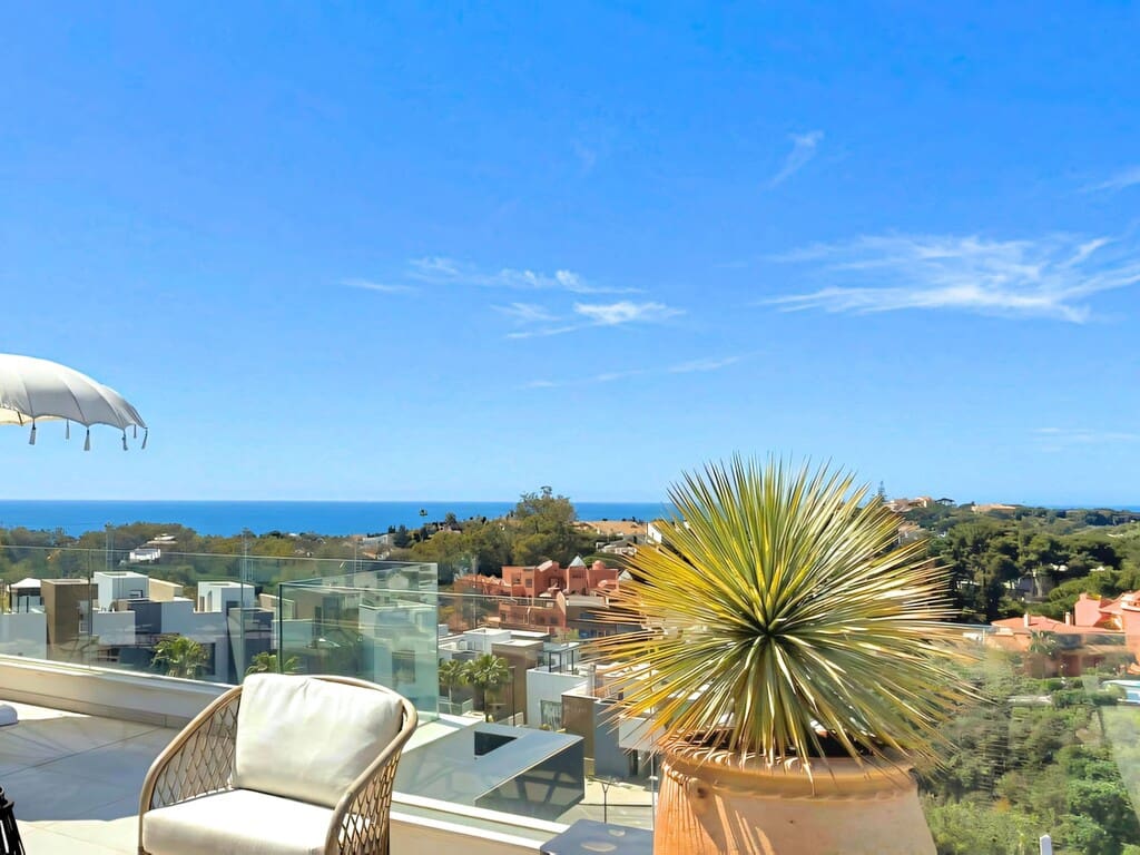 3 soverom Penthouse til salgs i Marbella med svømmebasseng garasje - € 1 350 000 (Ref: 9772779)