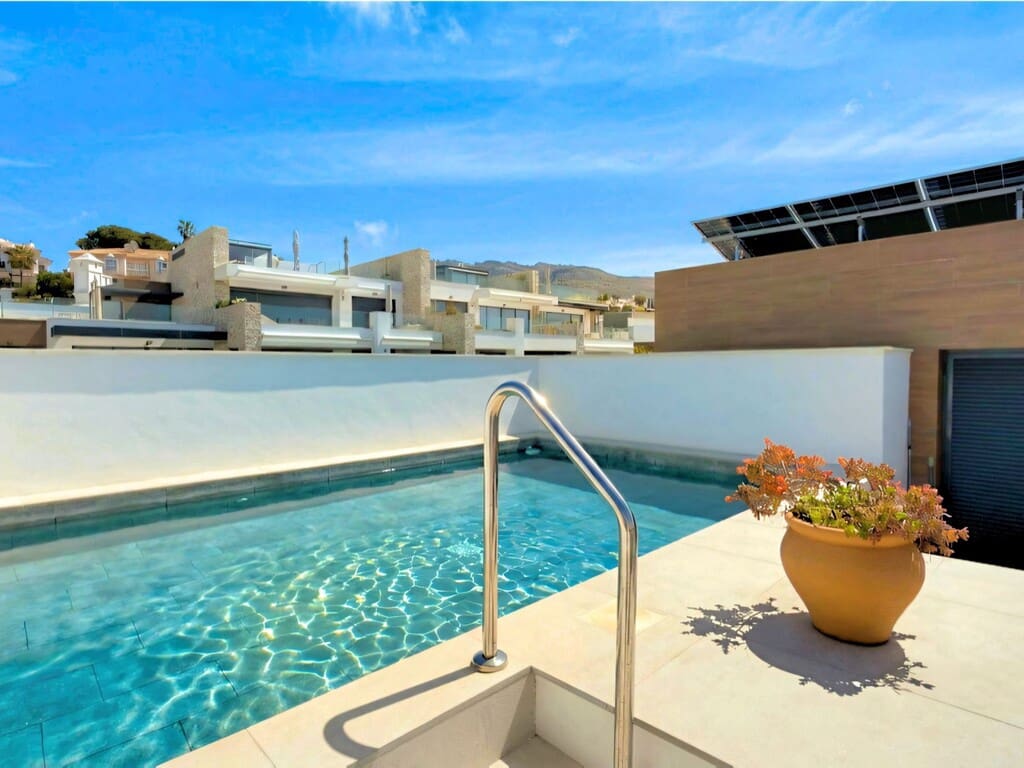 3 soverom Penthouse til salgs i Marbella med svømmebasseng garasje - € 1 350 000 (Ref: 9772779)