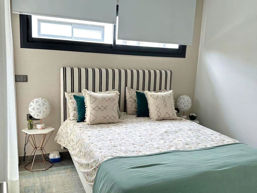 5 bedroom Villa for sale in Puerto Banus with pool garage - € 2,585,000 (Ref: 9772780)