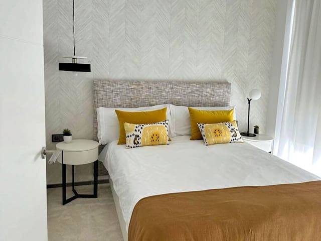 5 bedroom Villa for sale in Puerto Banus, Marbella with pool garage - € 2,585,000 (Ref: 9772780)