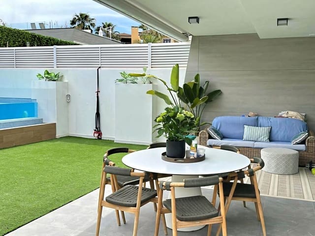 5 bedroom Villa for sale in Puerto Banus, Marbella with pool garage - € 2,585,000 (Ref: 9772780)