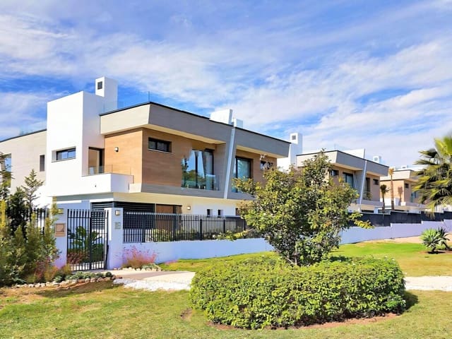 5 bedroom Villa for sale in Puerto Banus, Marbella with pool garage - € 2,585,000 (Ref: 9772780)