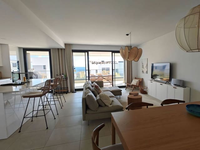 4 sovrum Lägenhet till salu i Estepona med pool garage - 885 000 € (Ref: 9777735)
