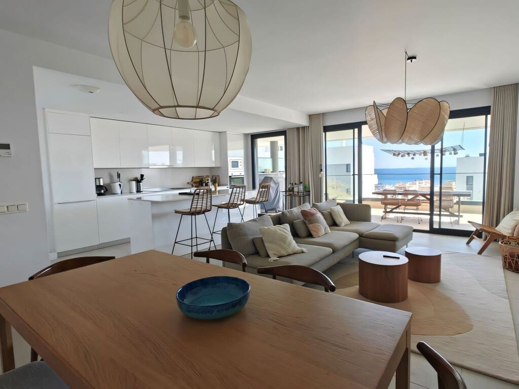 4 sovrum Lägenhet till salu i Estepona med pool garage - 885 000 € (Ref: 9777735)