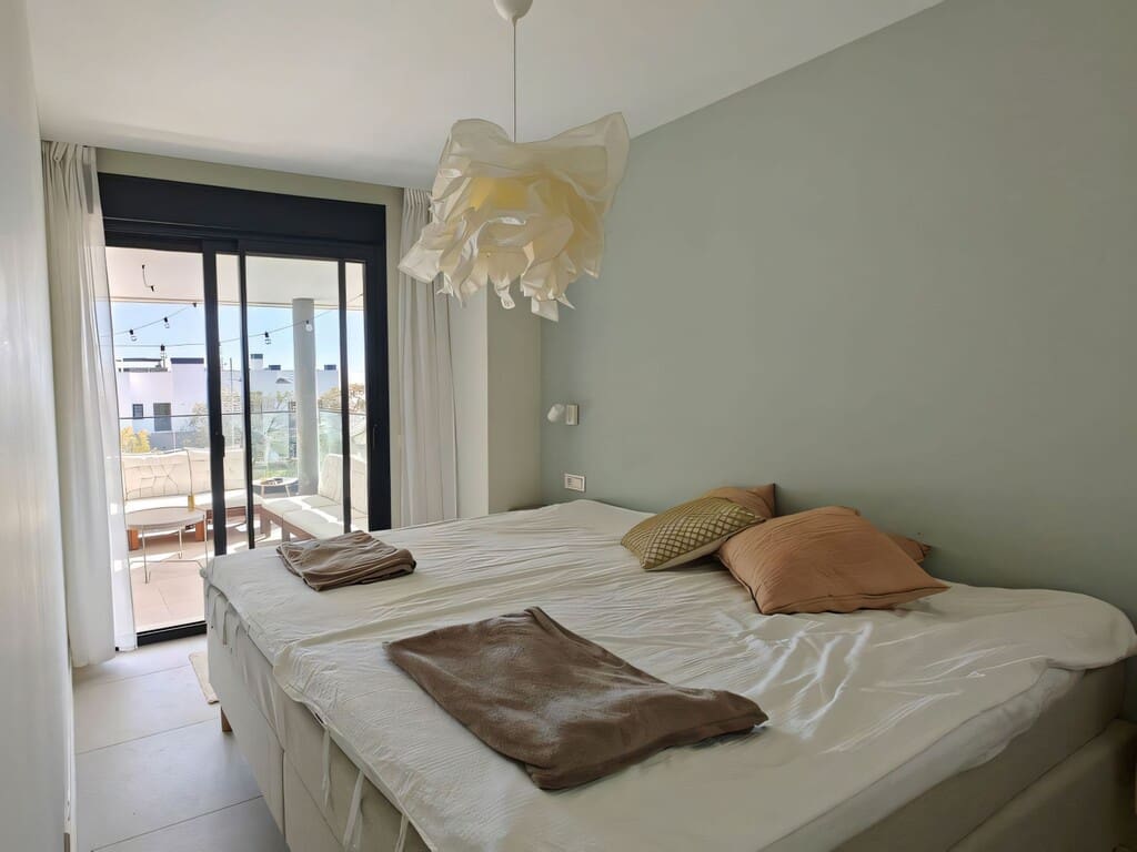 4 sovrum Lägenhet till salu i Estepona med pool garage - 885 000 € (Ref: 9777735)