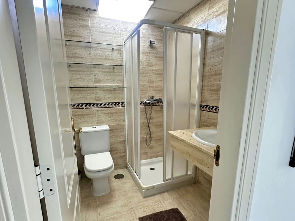 2 soveværelse Lejlighed til salg i Nueva Andalucia med swimmingpool garage - € 460.000 (Ref: 9777737)