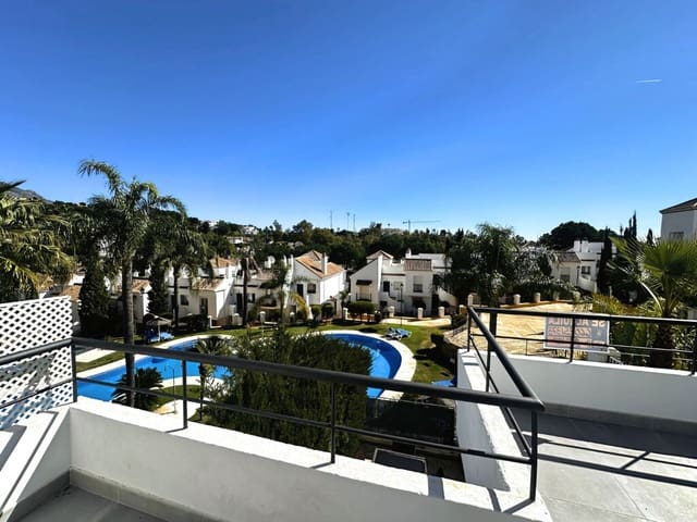 2 soveværelse Lejlighed til salg i Nueva Andalucia, Marbella med swimmingpool garage - € 460.000 (Ref: 9777737)