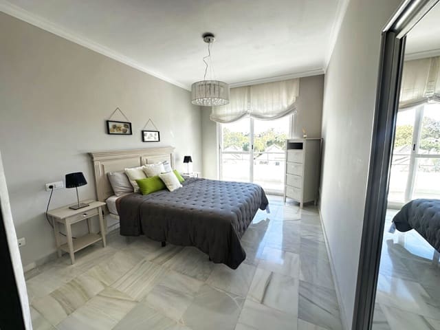 2 soveværelse Lejlighed til salg i Nueva Andalucia, Marbella med swimmingpool garage - € 460.000 (Ref: 9777737)