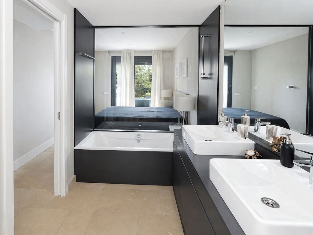 2 soverom Leilighet til salgs i New Golden Mile med svømmebasseng garasje - € 424 000 (Ref: 9780235)