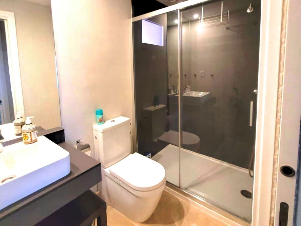 2 soverom Leilighet til salgs i New Golden Mile med svømmebasseng garasje - € 424 000 (Ref: 9780235)