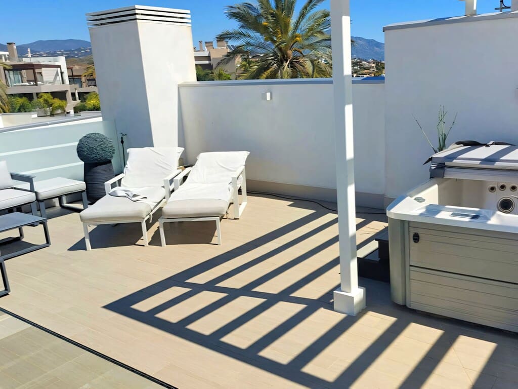 Ático de 2 habitaciones en Cancelada en venta con piscina garaje - 550.000 € (Ref: 9783617)