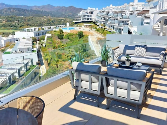 Ático de 2 habitaciones en Cancelada, Estepona en venta con piscina garaje - 550.000 € (Ref: 9783617)