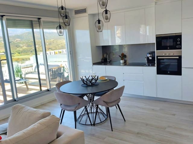 Ático de 2 habitaciones en Cancelada, Estepona en venta con piscina garaje - 550.000 € (Ref: 9783617)