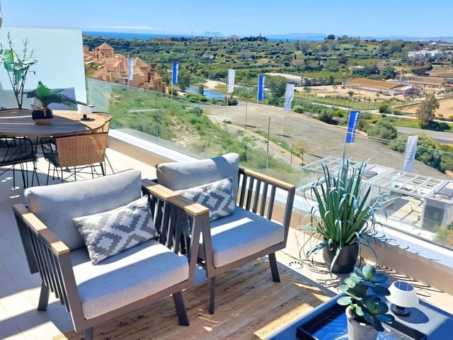Ático de 2 habitaciones en Cancelada, Estepona en venta con piscina garaje - 550.000 € (Ref: 9783617)