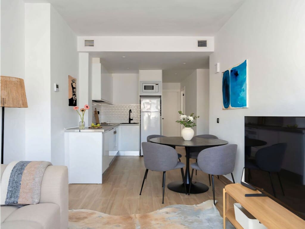 2 bedroom Penthouse for sale in Fuengirola with pool - € 385,000 (Ref: 9784089)