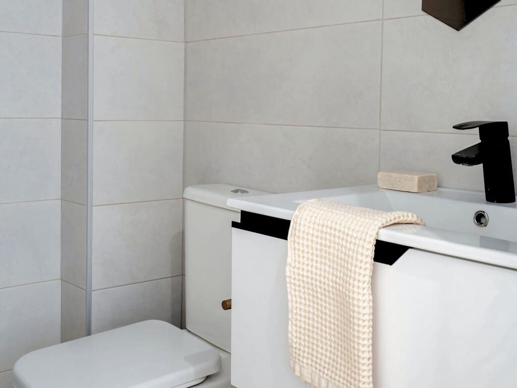 2 bedroom Penthouse for sale in Fuengirola with pool - € 385,000 (Ref: 9784089)