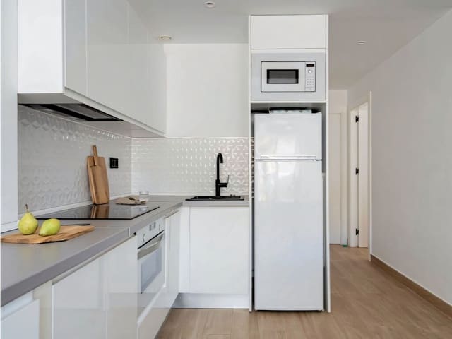 2 bedroom Penthouse for sale in Fuengirola with pool - € 385,000 (Ref: 9784089)