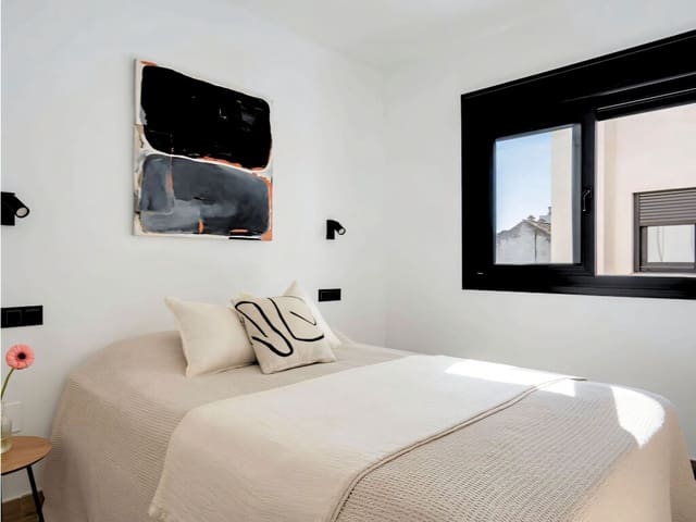 2 bedroom Penthouse for sale in Fuengirola with pool - € 385,000 (Ref: 9784089)