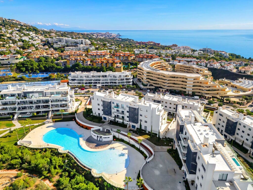 3 soverom Leilighet til salgs i Fuengirola med svømmebasseng garasje - € 849 000 (Ref: 9784090)