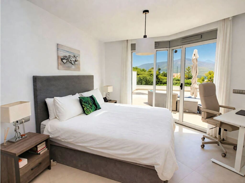 3 chambre Appartement à vendre à La Cala de Mijas avec piscine garage - 595 000 € (Ref: 9784091)