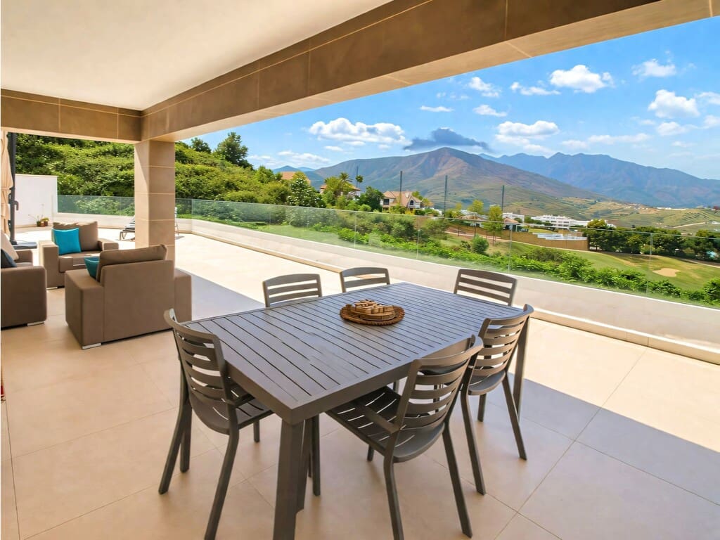 3 chambre Appartement à vendre à La Cala de Mijas avec piscine garage - 595 000 € (Ref: 9784091)