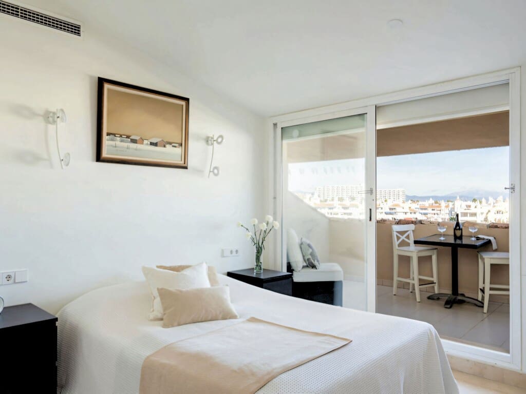 3 bedroom Penthouse for sale in Benalmadena with pool garage - € 1,975,000 (Ref: 9788191)